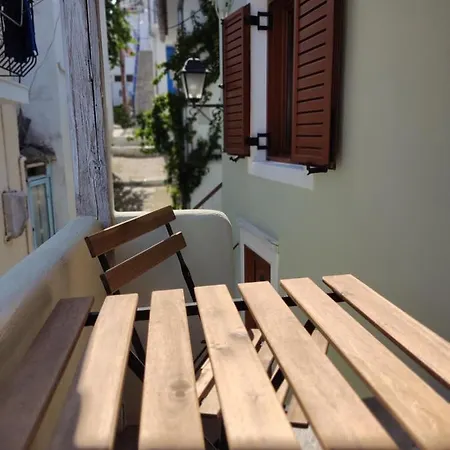 Ellis Skiathos Town